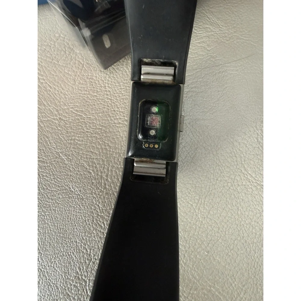 Fitbit Charge 2 Fitness Tracker Heart Rate Activity Tracker Complete Works Great